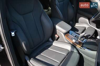 Внедорожник / Кроссовер BMW X3 2019 в 