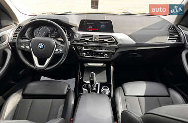 Позашляховик / Кросовер BMW X3 2021 в 