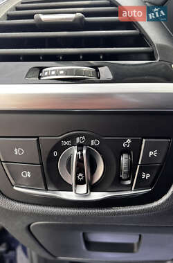 Позашляховик / Кросовер BMW X3 2021 в 