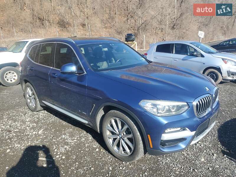 Позашляховик / Кросовер BMW X3 2018 в 