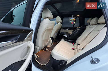 Внедорожник / Кроссовер BMW X3 2018 в 