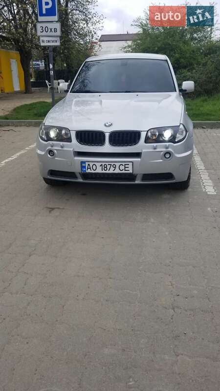 Внедорожник / Кроссовер BMW X3 2004 в 