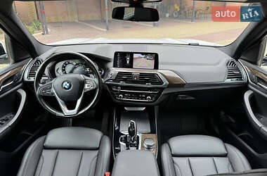Позашляховик / Кросовер BMW X3 2018 в 