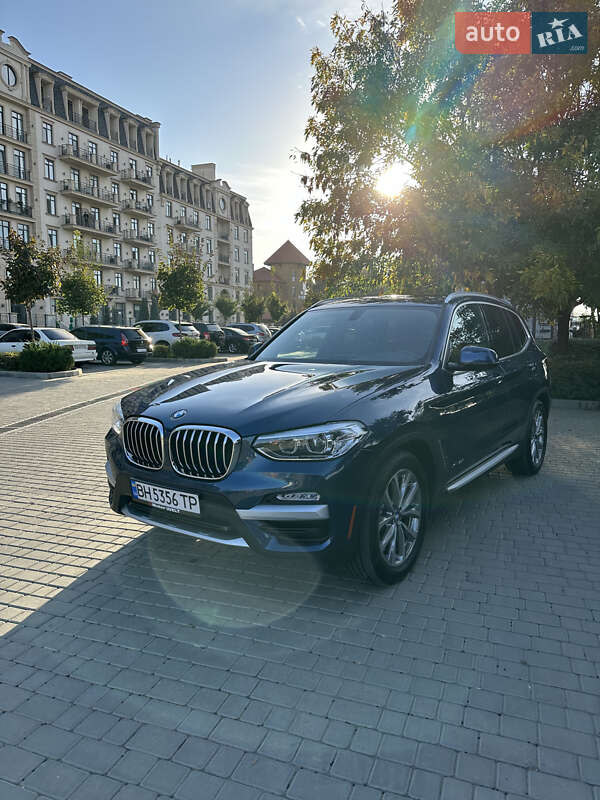 Внедорожник / Кроссовер BMW X3 2017 в 