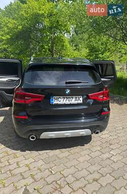 Внедорожник / Кроссовер BMW X3 2018 в 