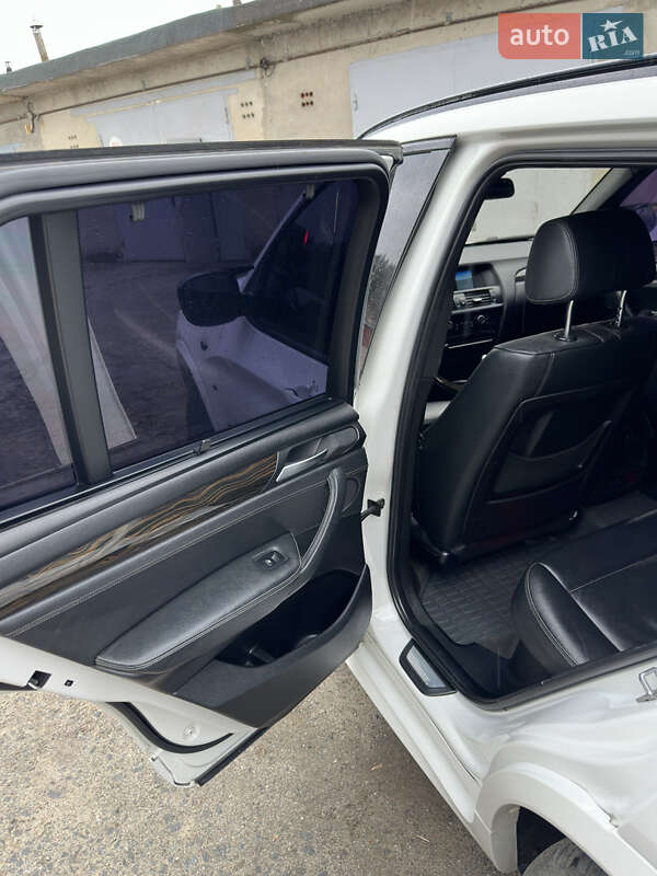 Внедорожник / Кроссовер BMW X3 2011 в Нетешине