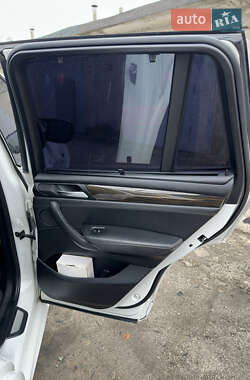 Позашляховик / Кросовер BMW X3 2011 в 