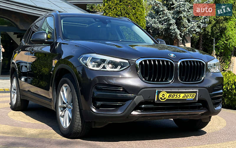 Позашляховик / Кросовер BMW X3 2018 в 