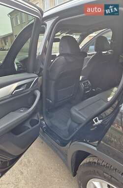 Внедорожник / Кроссовер BMW X3 2021 в 
