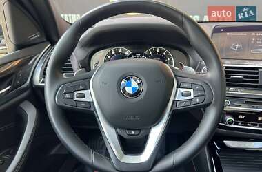 Внедорожник / Кроссовер BMW X3 2017 в 
