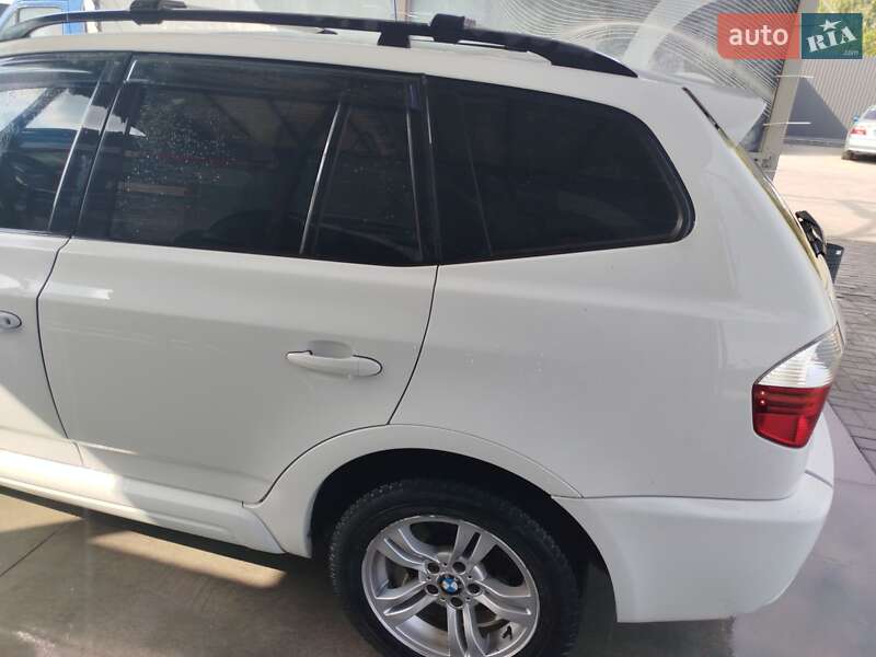 Седан BMW X3 2010 в Ровно
