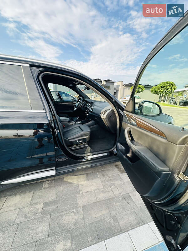 Внедорожник / Кроссовер BMW X3 2018 в Луцке