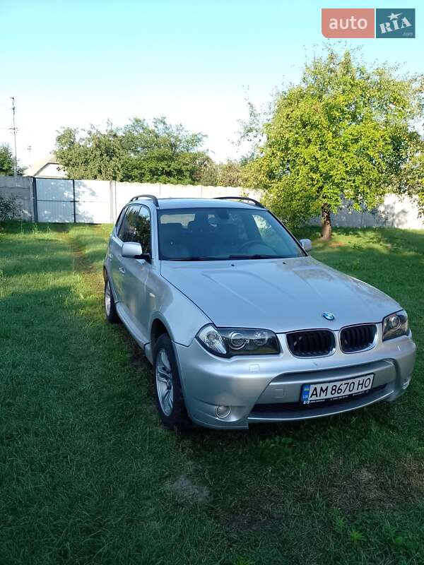 Внедорожник / Кроссовер BMW X3 2004 в 
