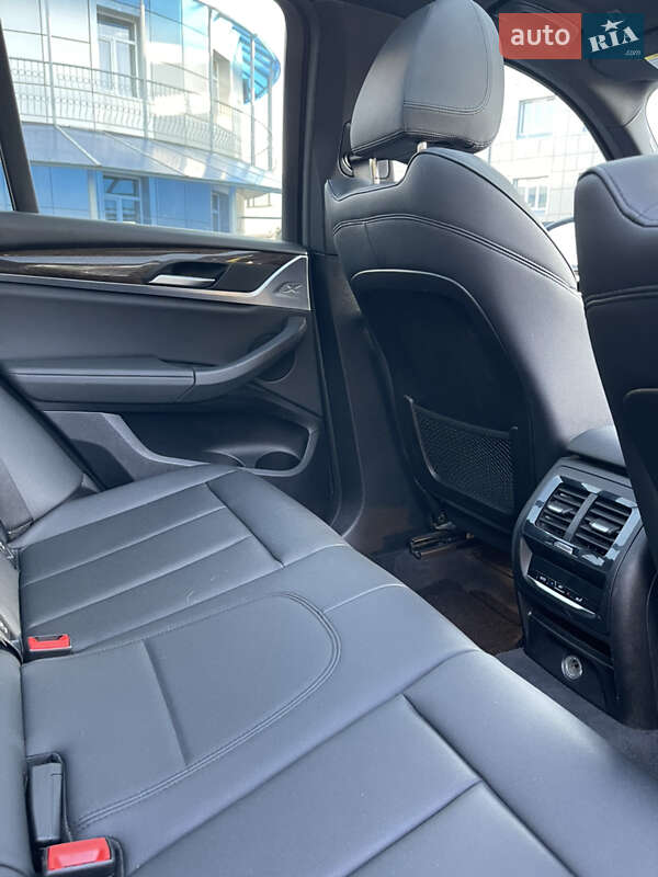 Внедорожник / Кроссовер BMW X3 2018 в Киеве