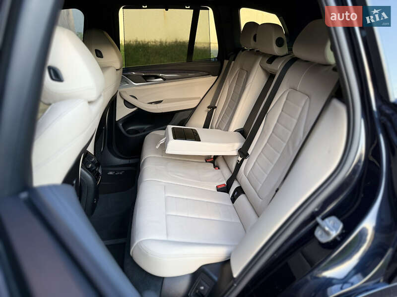 Внедорожник / Кроссовер BMW X3 2021 в Харькове