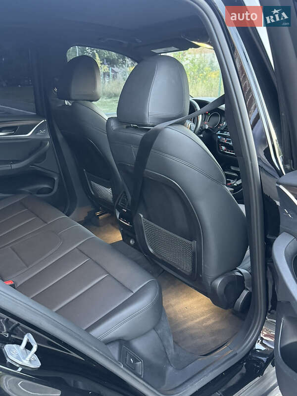 Внедорожник / Кроссовер BMW X3 2019 в Киеве