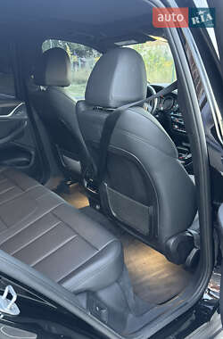 Внедорожник / Кроссовер BMW X3 2019 в 