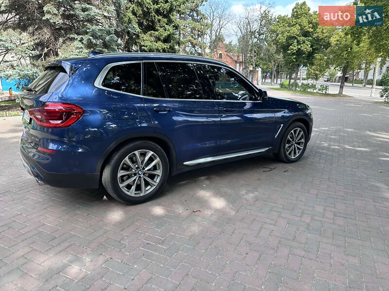 Внедорожник / Кроссовер BMW X3 2018 в Сумах