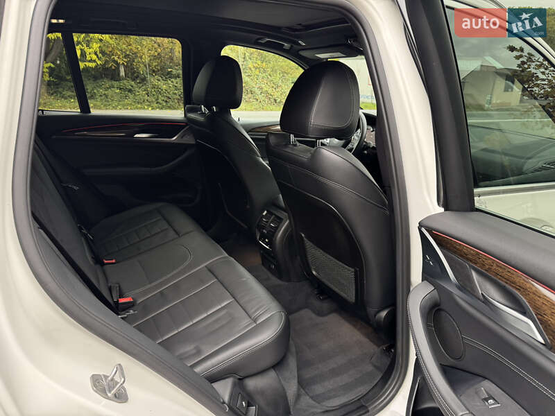 Внедорожник / Кроссовер BMW X3 2018 в Ужгороде