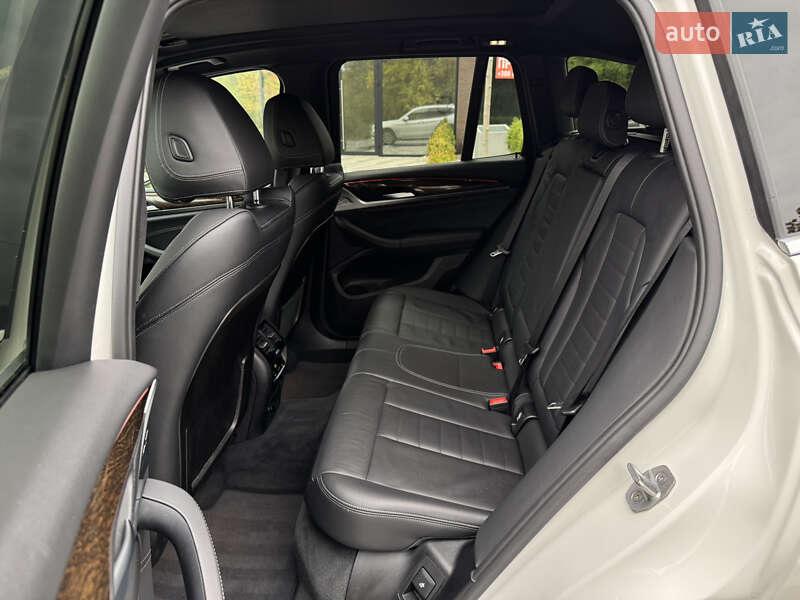 Внедорожник / Кроссовер BMW X3 2018 в Ужгороде