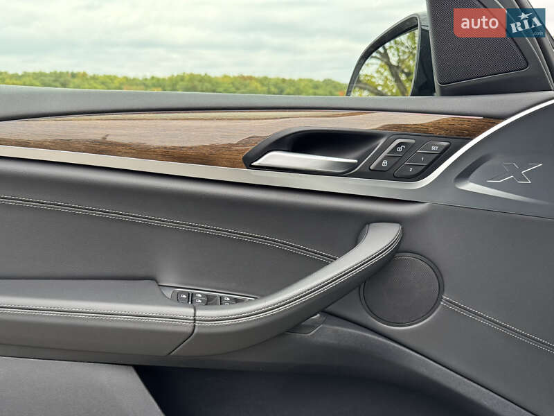 Внедорожник / Кроссовер BMW X3 2018 в Ужгороде