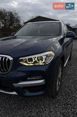Внедорожник / Кроссовер BMW X3 2018 в 