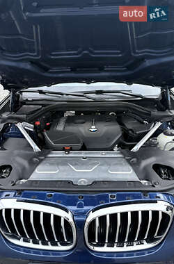 Внедорожник / Кроссовер BMW X3 2018 в 
