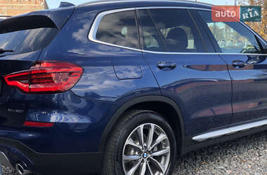 Внедорожник / Кроссовер BMW X3 2019 в 
