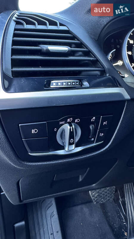 Внедорожник / Кроссовер BMW X3 2019 в Ковеле