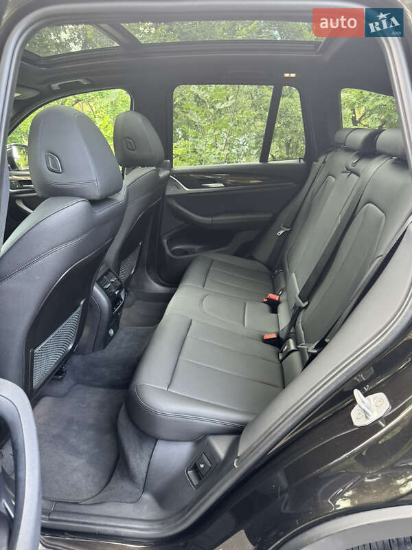 Внедорожник / Кроссовер BMW X3 2018 в Киеве