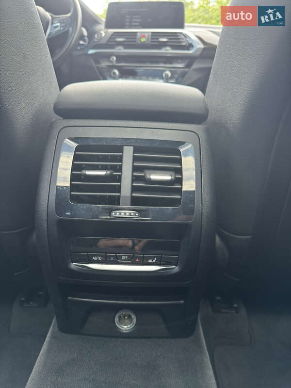 Внедорожник / Кроссовер BMW X3 2018 в Киеве