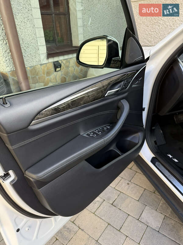 Внедорожник / Кроссовер BMW X3 2018 в Львове