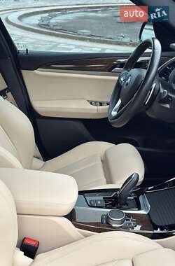 Внедорожник / Кроссовер BMW X3 2020 в 