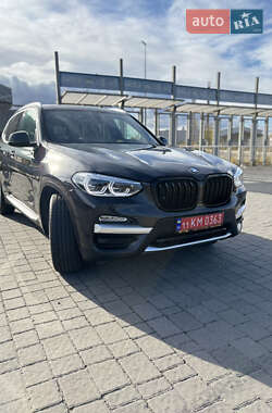 Внедорожник / Кроссовер BMW X3 2018 в 