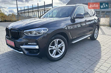 Внедорожник / Кроссовер BMW X3 2018 в 