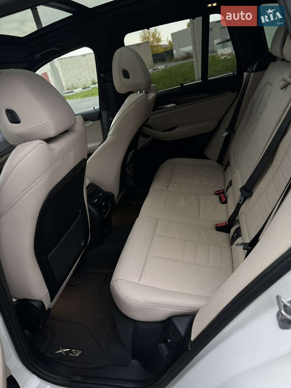 Внедорожник / Кроссовер BMW X3 2020 в Харькове