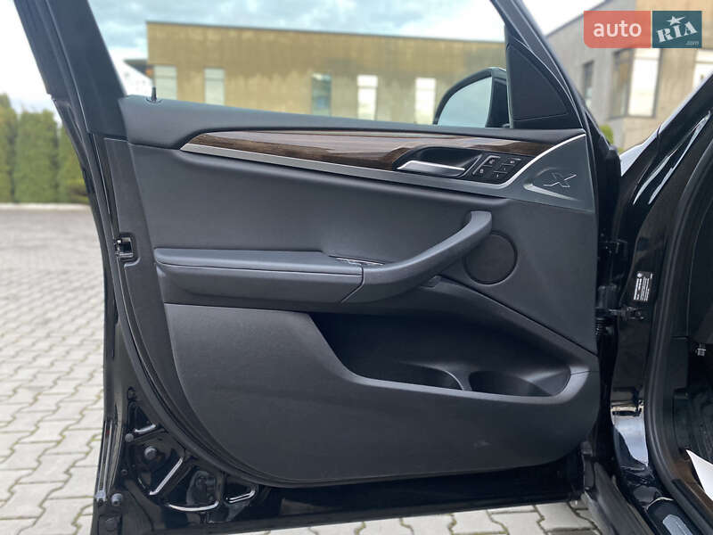 Внедорожник / Кроссовер BMW X3 2020 в Луцке