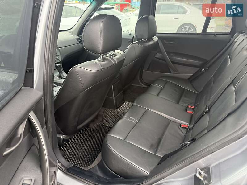 Внедорожник / Кроссовер BMW X3 2004 в Черновцах