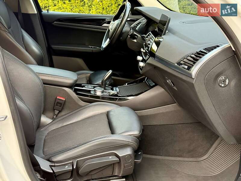 Позашляховик / Кросовер BMW X3 2021 в Самборі