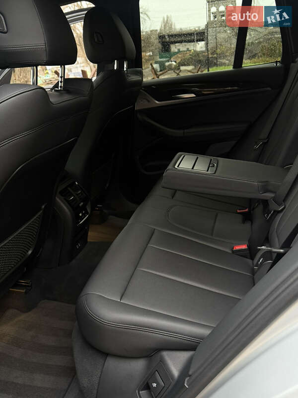 Внедорожник / Кроссовер BMW X3 2019 в Киеве