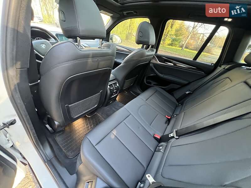 Внедорожник / Кроссовер BMW X3 2019 в Киеве