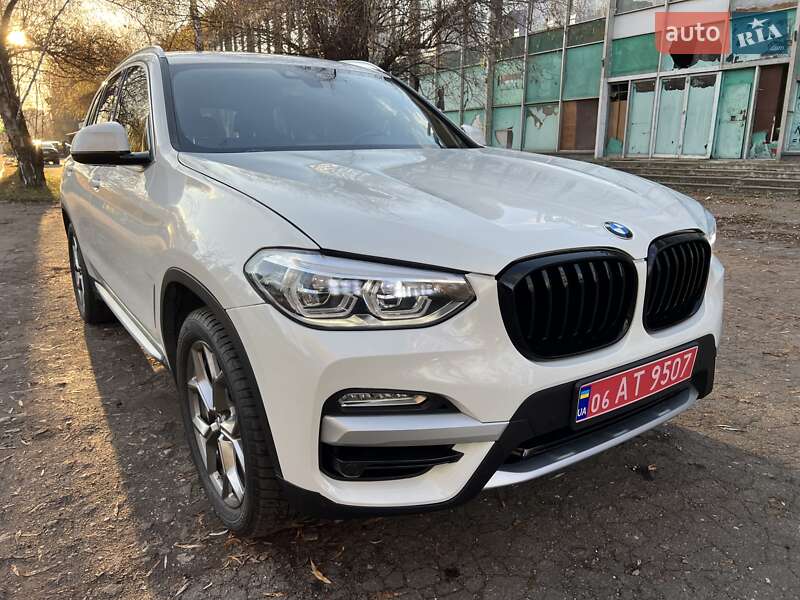 Внедорожник / Кроссовер BMW X3 2019 в Киеве