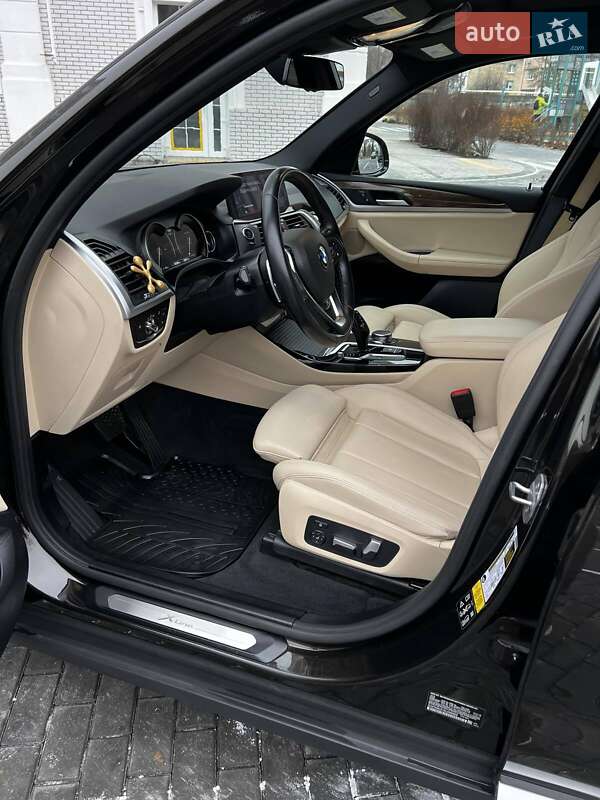 Внедорожник / Кроссовер BMW X3 2018 в Киеве