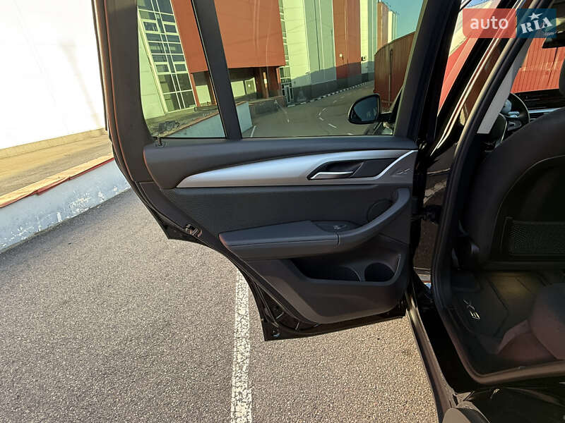 Внедорожник / Кроссовер BMW X3 2018 в Киеве