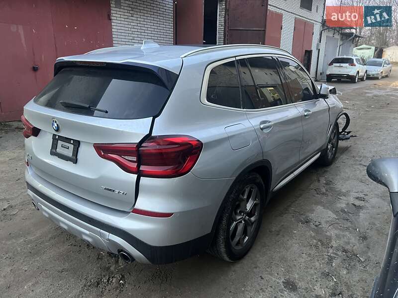 Внедорожник / Кроссовер BMW X3 2021 в Новояворовске
