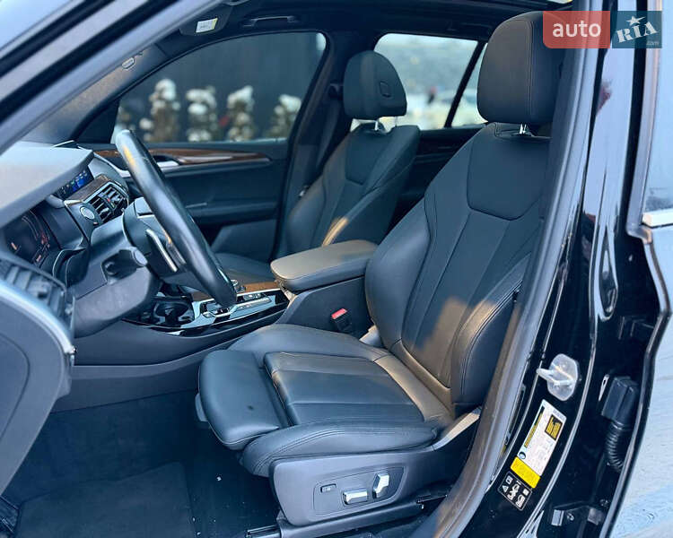 Внедорожник / Кроссовер BMW X3 2019 в Киеве