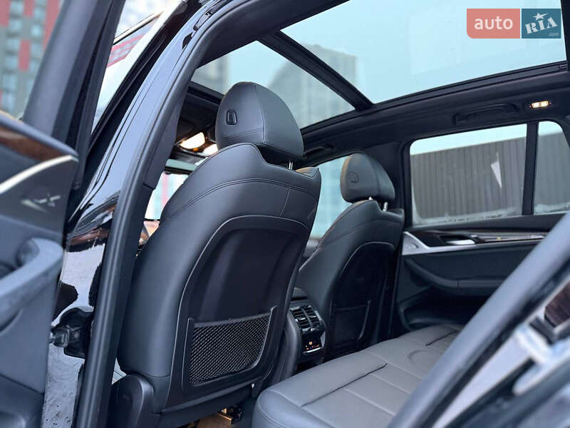 Внедорожник / Кроссовер BMW X3 2019 в Киеве