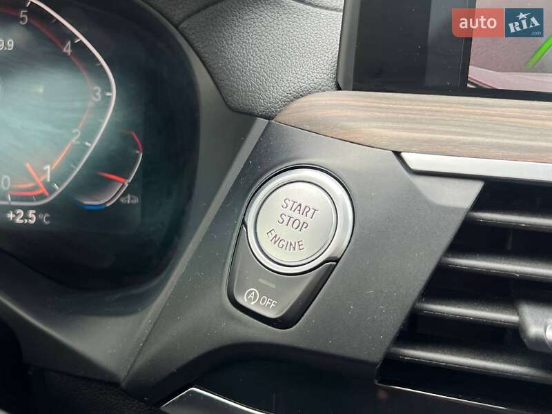 Внедорожник / Кроссовер BMW X3 2021 в Киеве