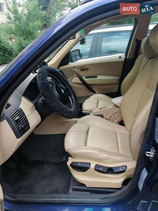 Внедорожник / Кроссовер BMW X3 2004 в Вишневом
