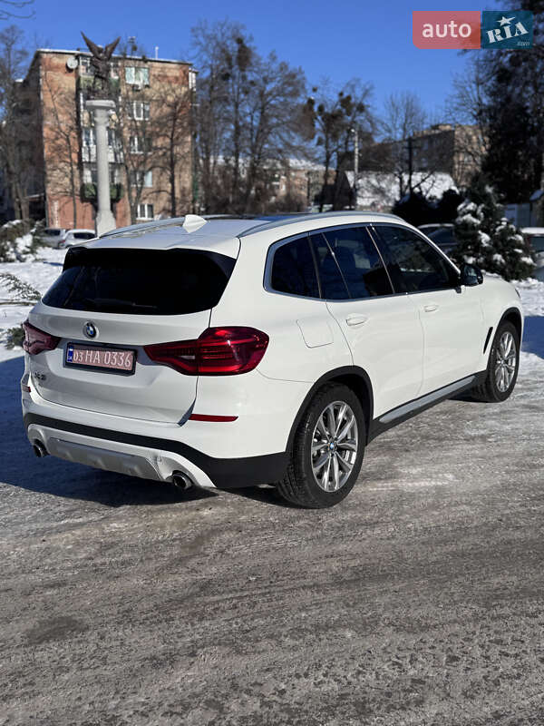 Внедорожник / Кроссовер BMW X3 2018 в Киеве